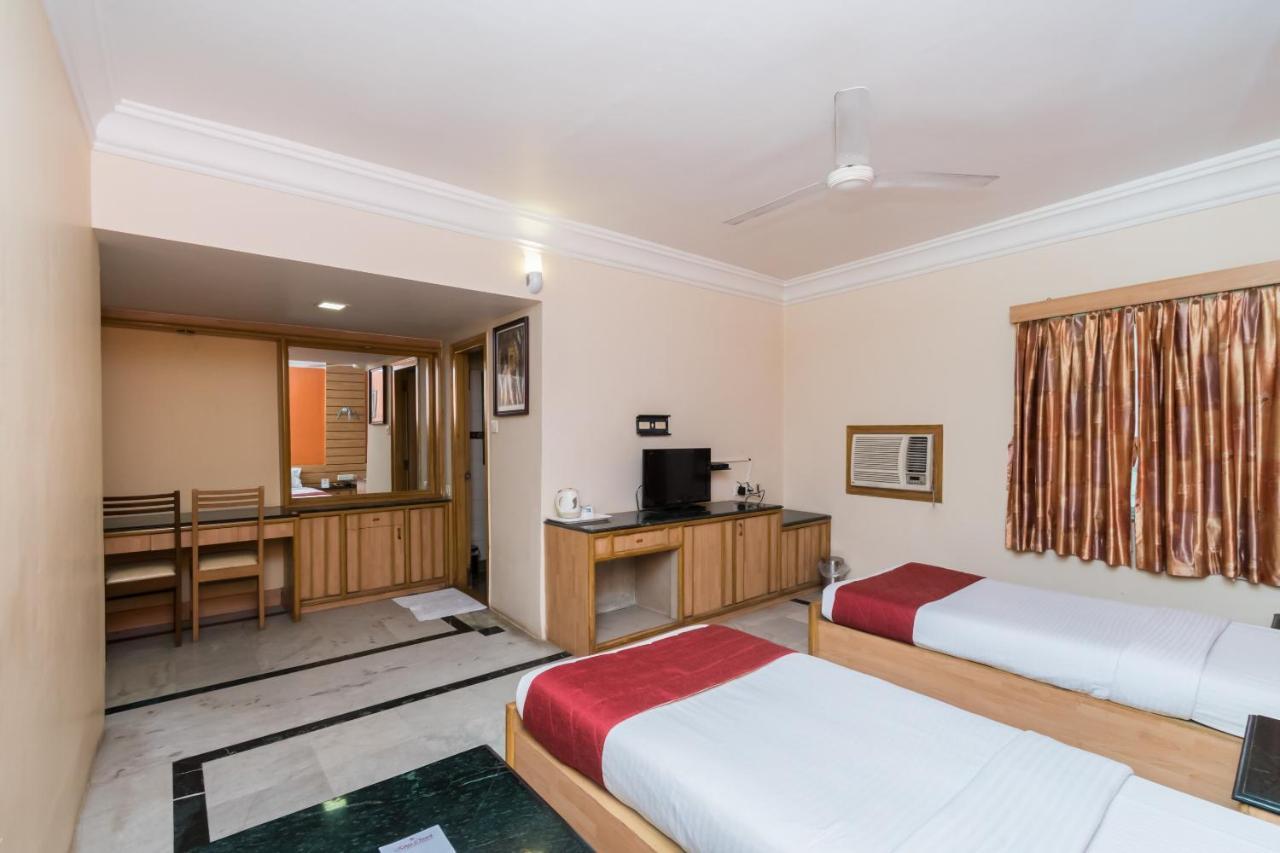 Kings Crown Vip Road Hotel Kolkata Exterior photo