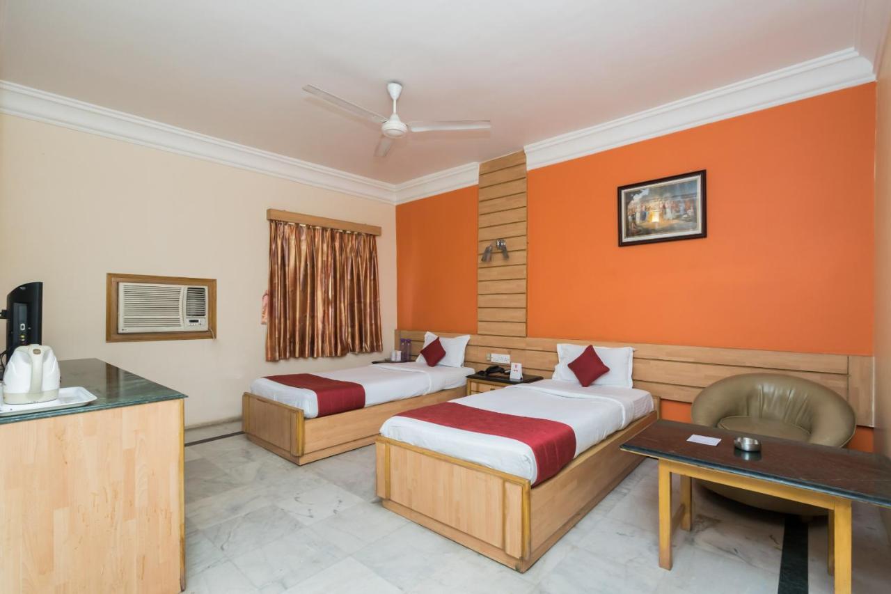 Kings Crown Vip Road Hotel Kolkata Exterior photo
