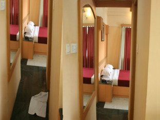 Kings Crown Vip Road Hotel Kolkata Exterior photo