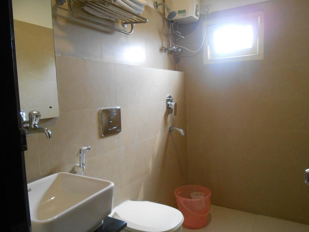 Kings Crown Vip Road Hotel Kolkata Room photo