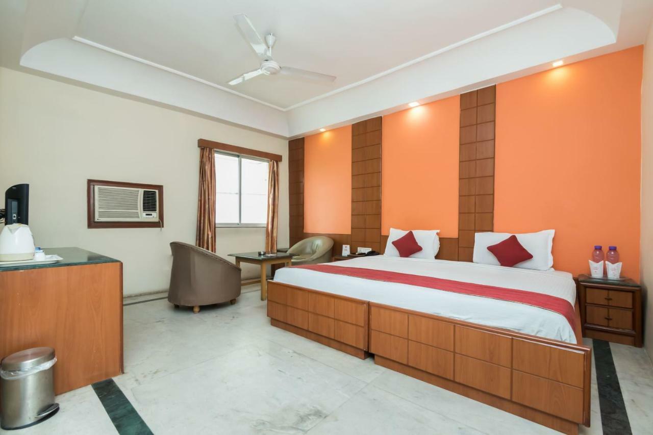 Kings Crown Vip Road Hotel Kolkata Exterior photo